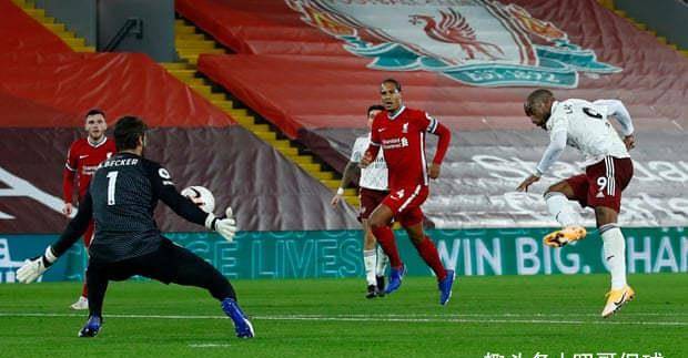  曼联新援首秀破门终结球荒  