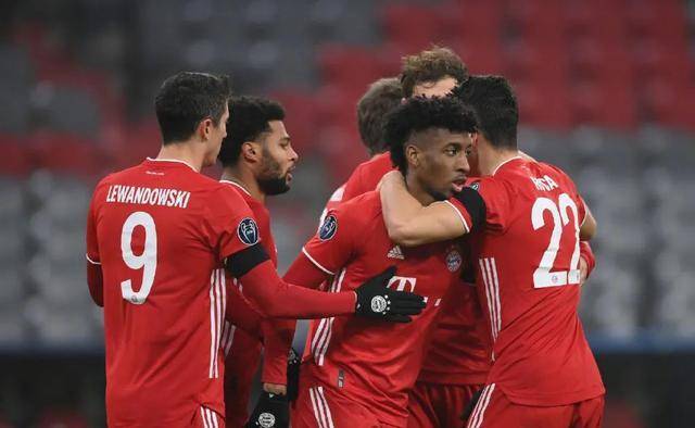  罗马德比战火药味十足双方各罚下一人  