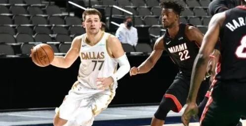  阿德巴约统治禁区热火轻取黄蜂斩获三连胜