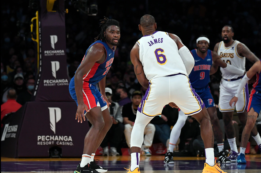  活塞斯图尔特篮板称王，惜败快船难掩团队短板